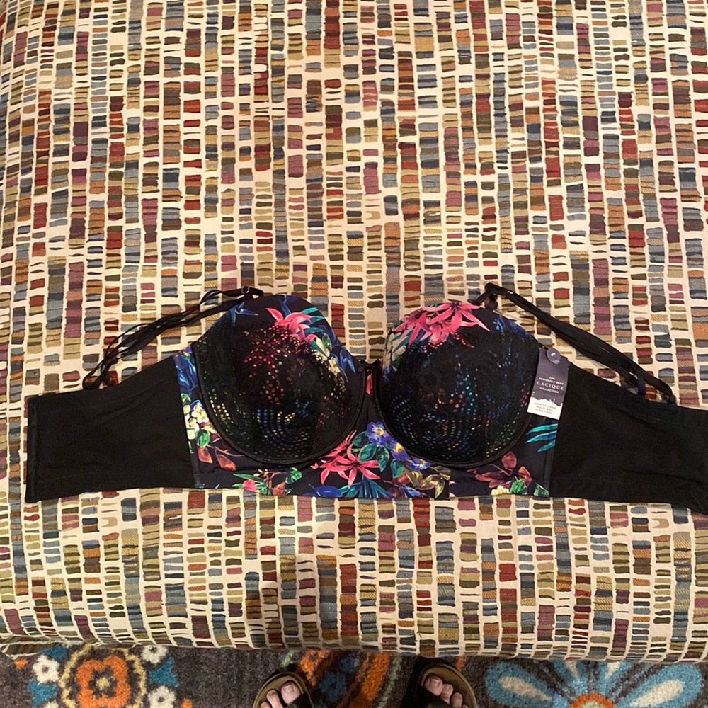 NWT 42F Cacique Lightly Lined Multi-Way Strapless Bra